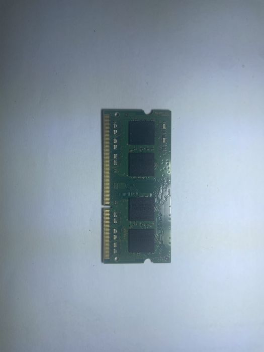 Samsung 4 GB DDR3L 1600 MHz (PC3L-12800S) (для ноутбука)