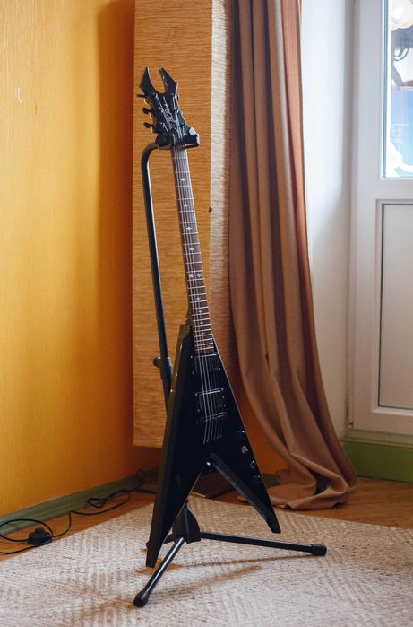 B.C. Rich JR V Edge EMG 81/85