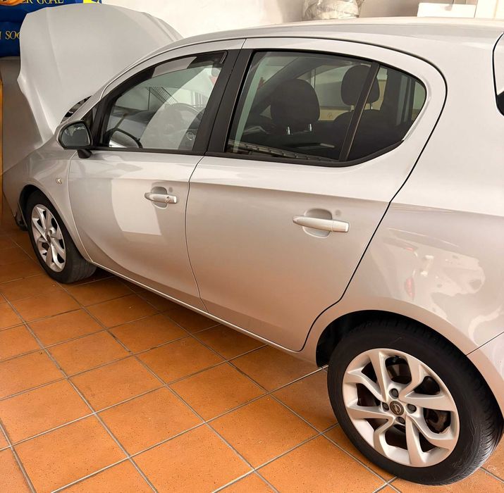 Opel corsa E - em bom estado - 1000cc