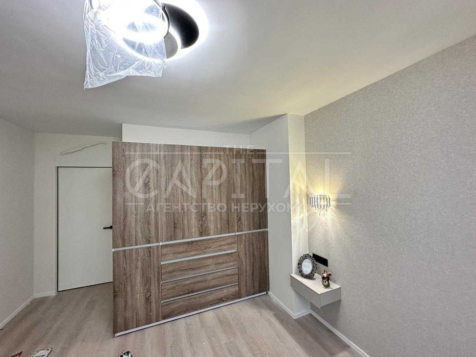 Продаж  ЛИКО ГРАД 3 кімнати  Максимовича Михайла ГЕНЕРАТОР