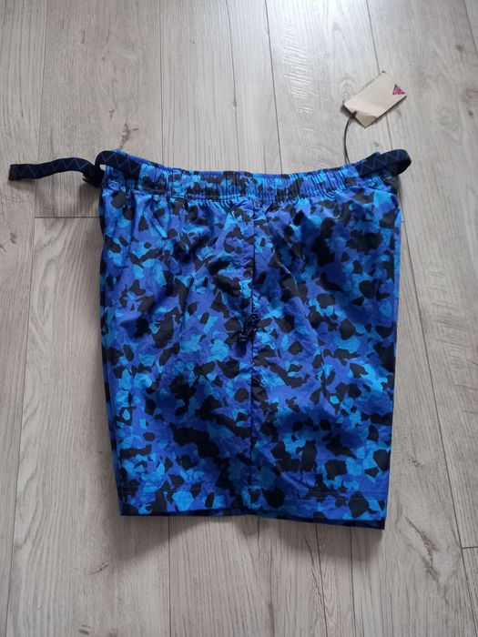 Продам шорты Nike ACG