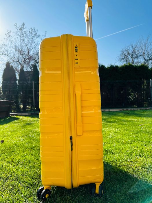 Nowa duża mocna walizka PP żółta