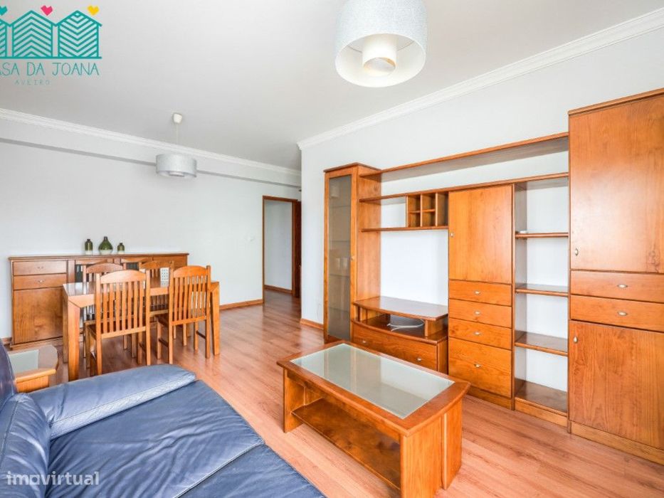 Apartamento T2 com Lugar de Garagem em Esgueira