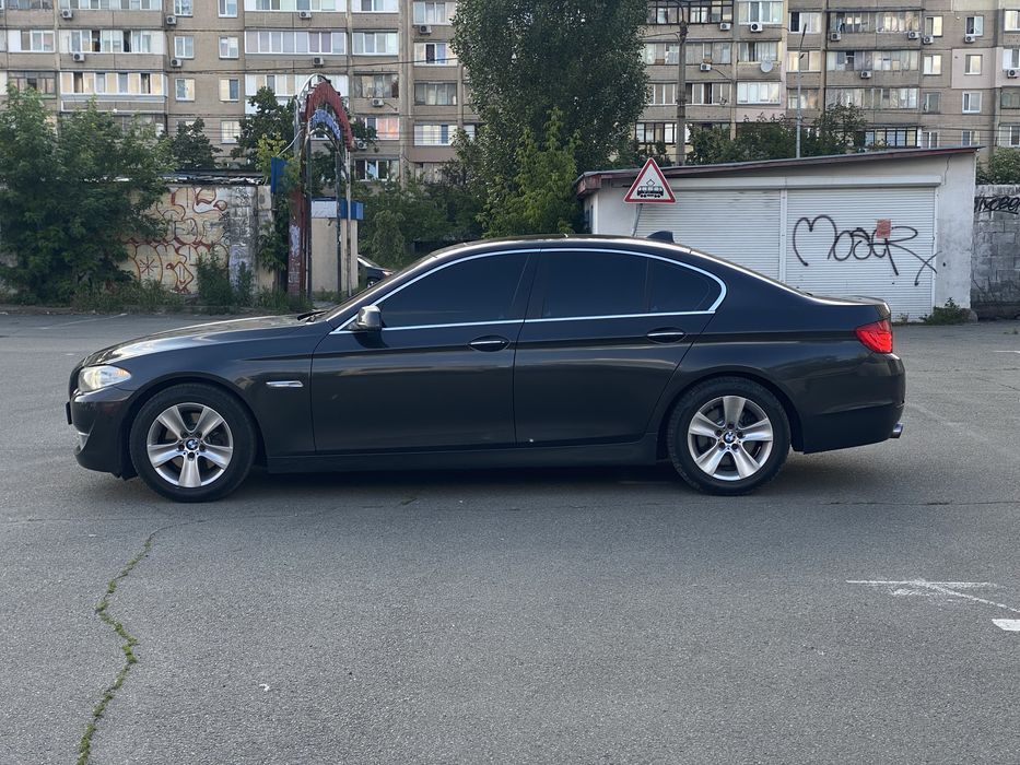 BMW 528 в кузові f10 ЦІЛА НЕ БИТА