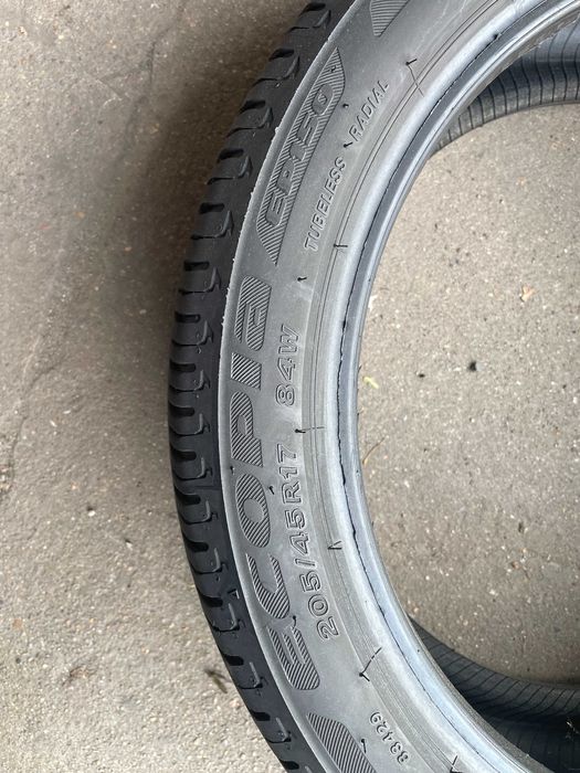Komp. Opon Bridgestone 205/45R17