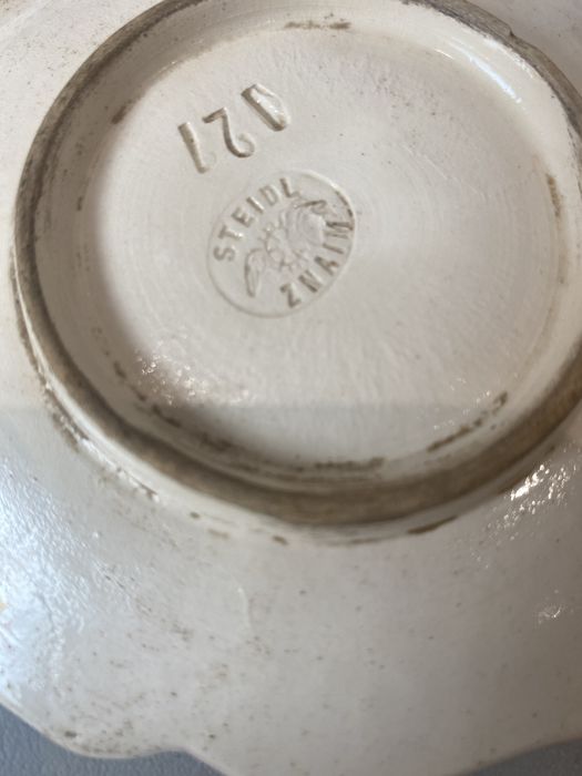 Talerzyki deserowe majolika porcelna Steidl Znain przedwojenne