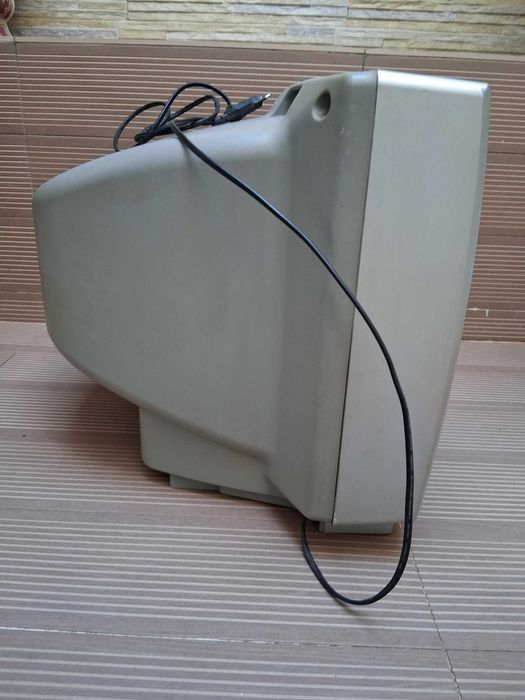 Vende-se Televisão Crown Usada