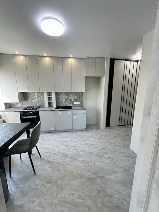 Двокімнатна квартира з ремонтом від забудовника