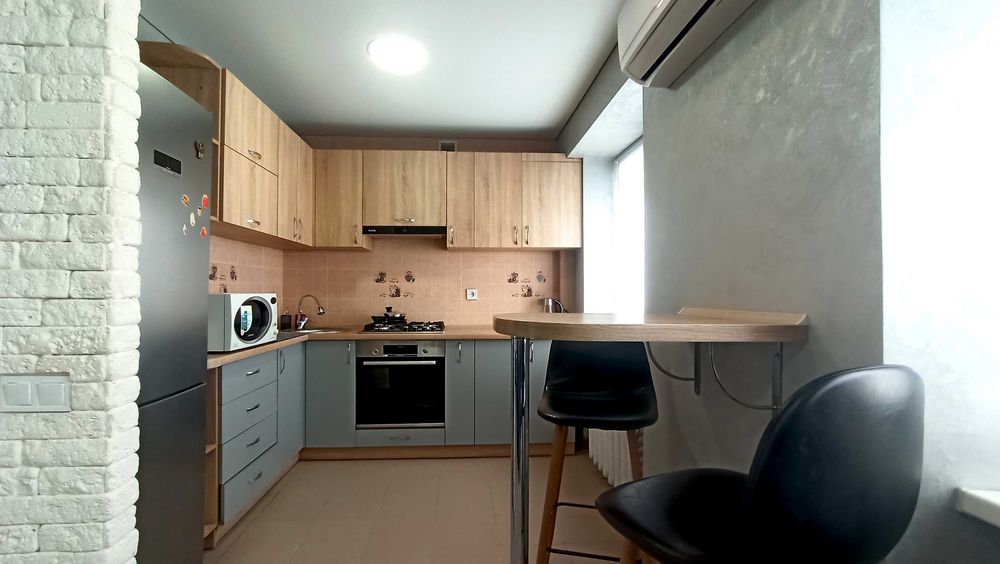 Продаж 1-кімнатна квартира у центрі міста (Victory Plaza)