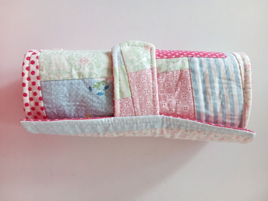 Porta pincéis em tecido.