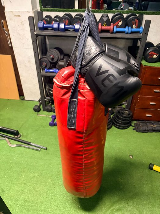 Luvas de boxe Venum elite + saco de boxe