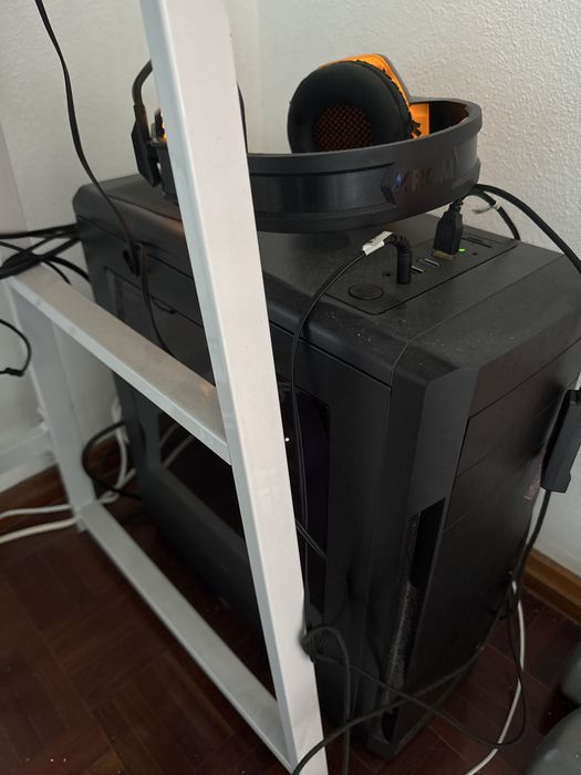 Intel 7700 - nvidia 1060 6 gb- 16 gb ram