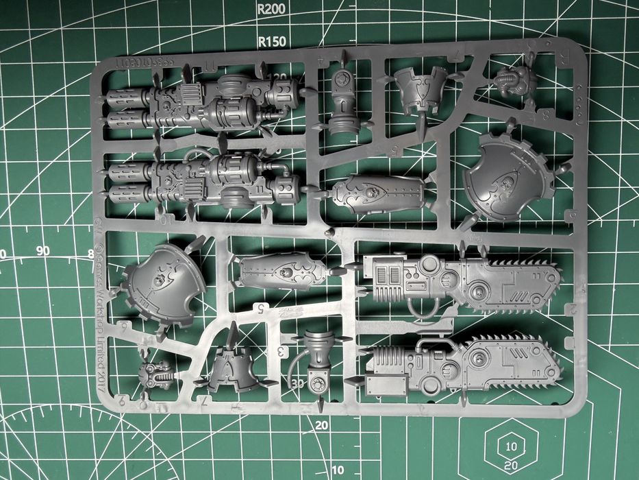 Warhammer Imperial Knights Armiger 2xHelverin 2xWarglaive