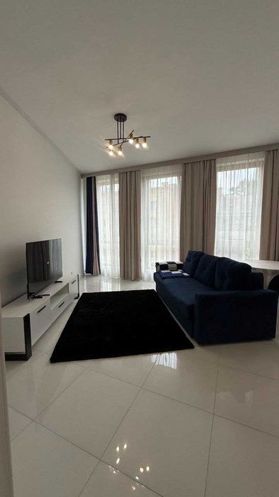 Forum Apartments  Простора 1 спальня + кухня-вітальня  58 м²