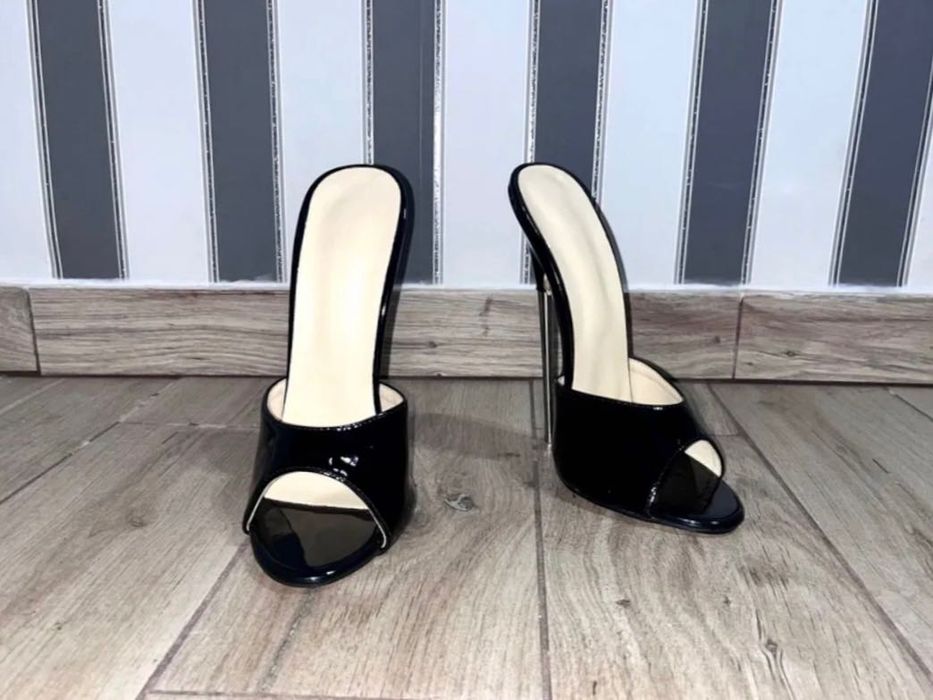 176/ OD RĘKI 43 Metal heel niebotyczne klapki obcas16 Trans Crossdress