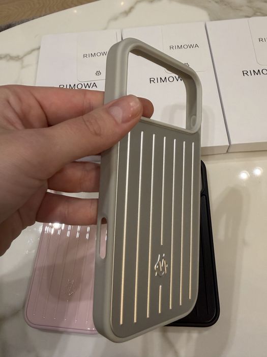 Чехол кейс бампер Rimowa Case 17 Pro Max aluminium, black, green, pink