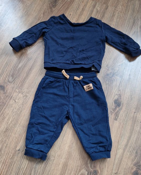 6 kompletów dresowych