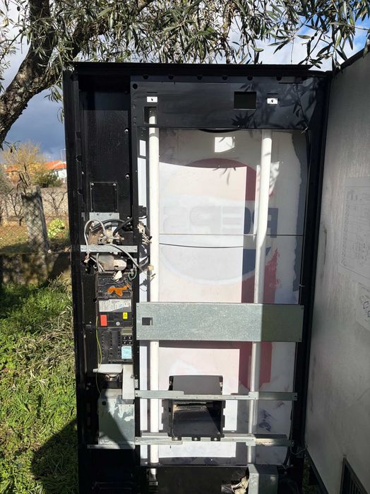 Máquina de venda de bebidas automática