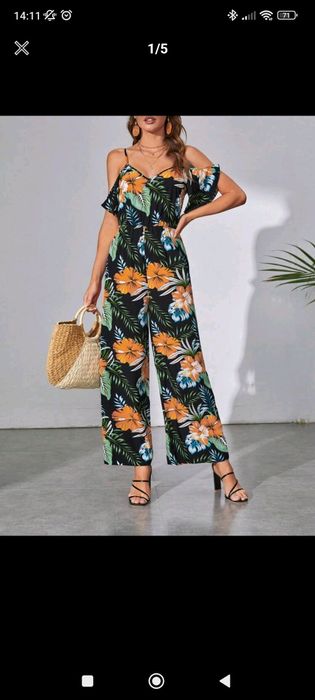 Macacão florido NOVO