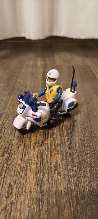 Strażak sam, Policjant Malcolm