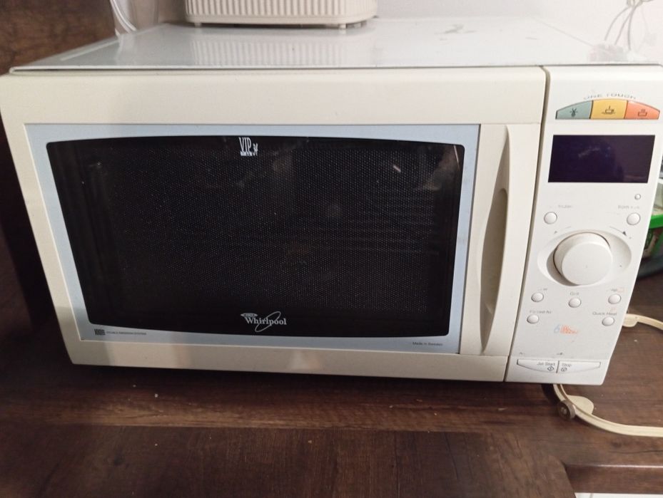 Kultowa duża kuchenka mikrofalowa  Whirlpool VIP 34  litry vintage