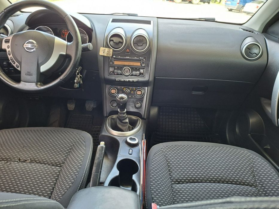 Nissan Qashqai 2.0 diesel napęd 4x4 wazne opłaty
