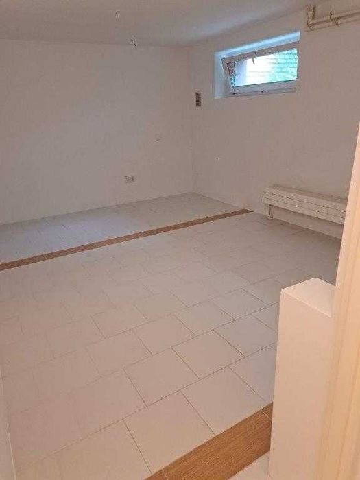 Pomieszczenie użytkowe 24 m2 w piwnicy przy ul. Wandy 8