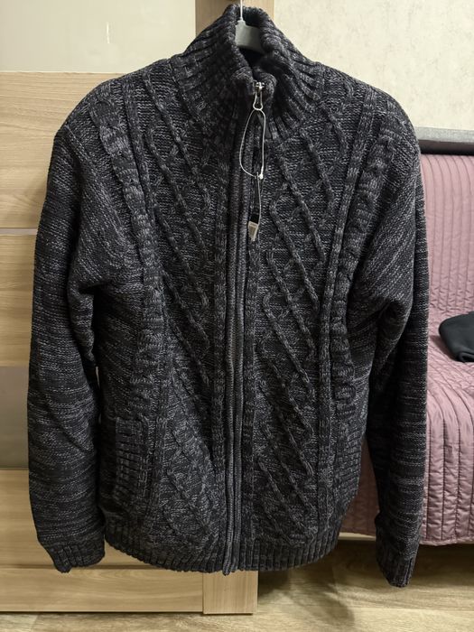 Теплая вязаная кофта на меху