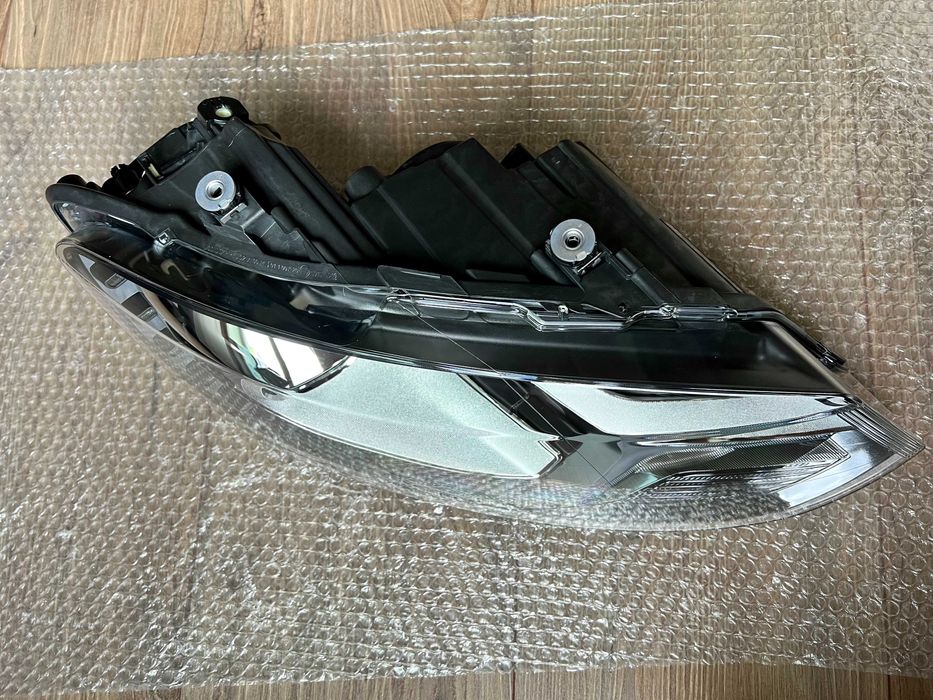 Фара VW Polo Bi-Xenon оригинал новая ксенон 6R1941040 A C D 6R1941032D