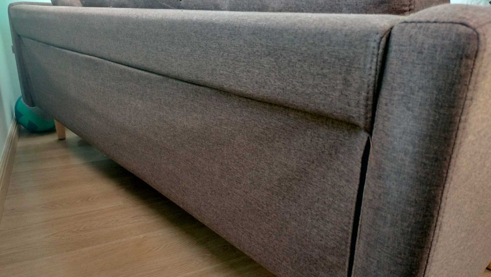 Sofá de três lugares