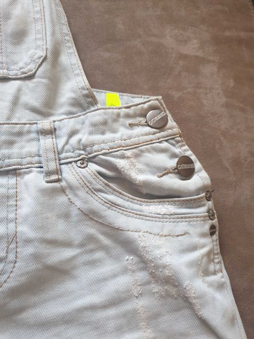 OGRODNICZKI JEANSOWE krótkie- jasny jeans (rozmiar 152)