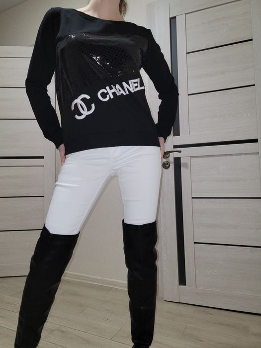 Чорная в стиле  Chanel