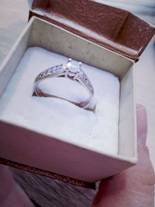 Pierścionek z brylantami