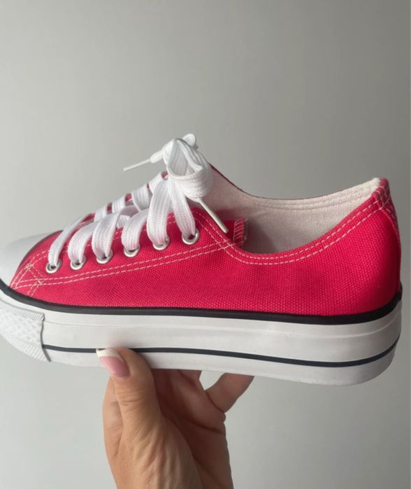 Nowe trampki 38 sliczny kolor