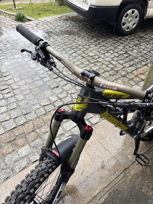 Bicicleta Banshee Rune Enduro