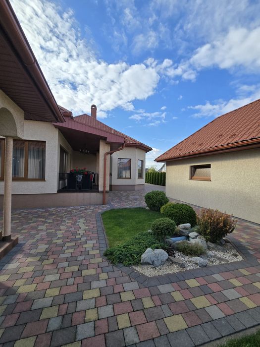 Продаж чудового одноповерхового будинку в передмісті Ужгорода с Холмок