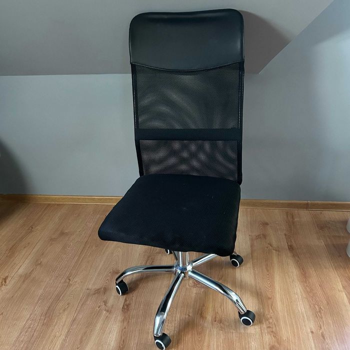 Fotel biurowy obrotowy