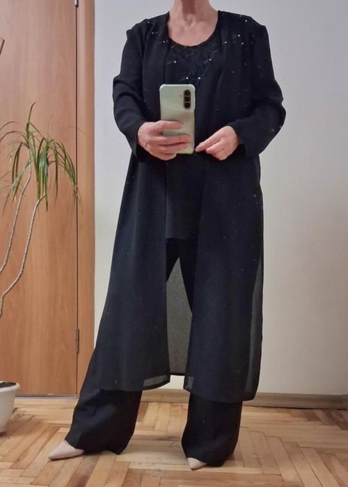 Модні стильні костюми, розмір 16-22