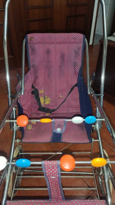 Carrinho de bebé vintage de gémeos