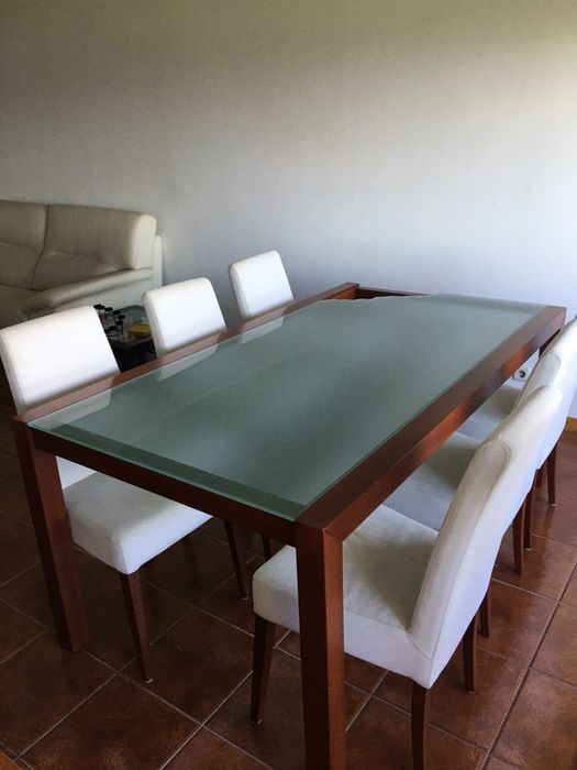 Mesa em madeira de cerejeira