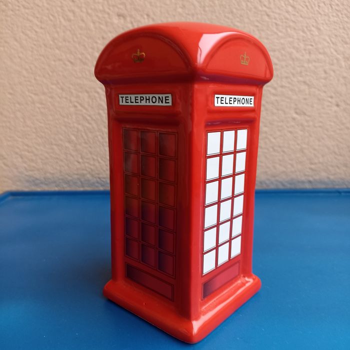Mealheiro Cabine telefonica inglesa em cerâmica pintada