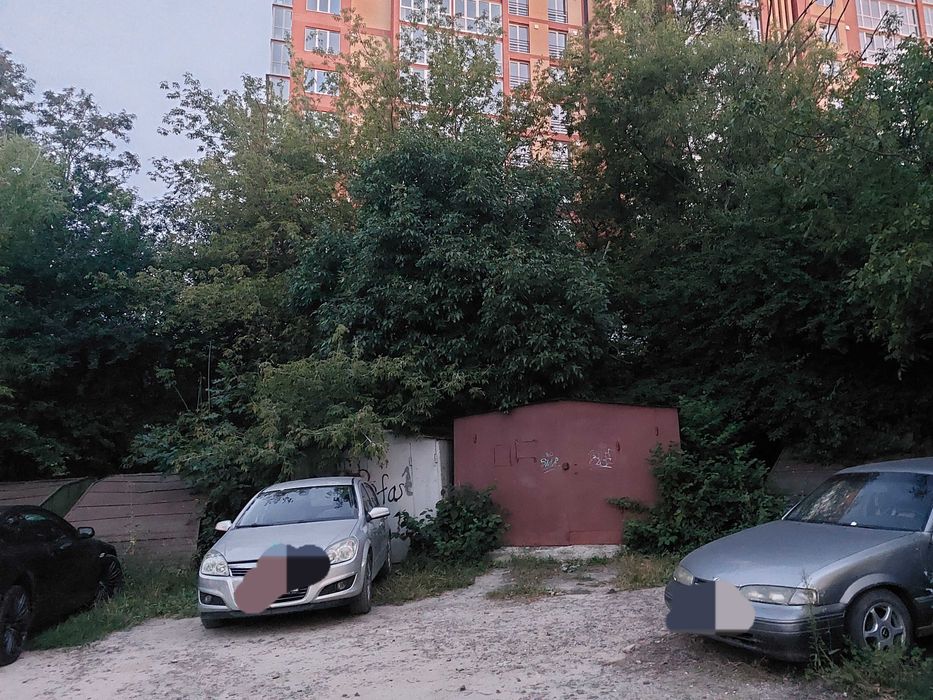 Продам металевий гараж на Дружбі