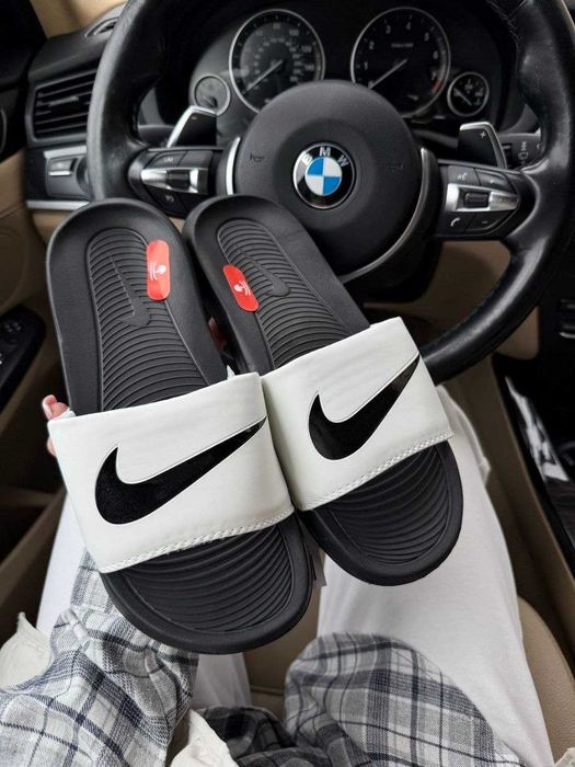 Мужские шлепанцы Nike Black White Khaki шлепки тапки чоловічі шльопанці найк шльопки