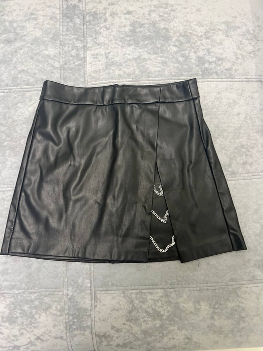 Юбка шкірозамінник.