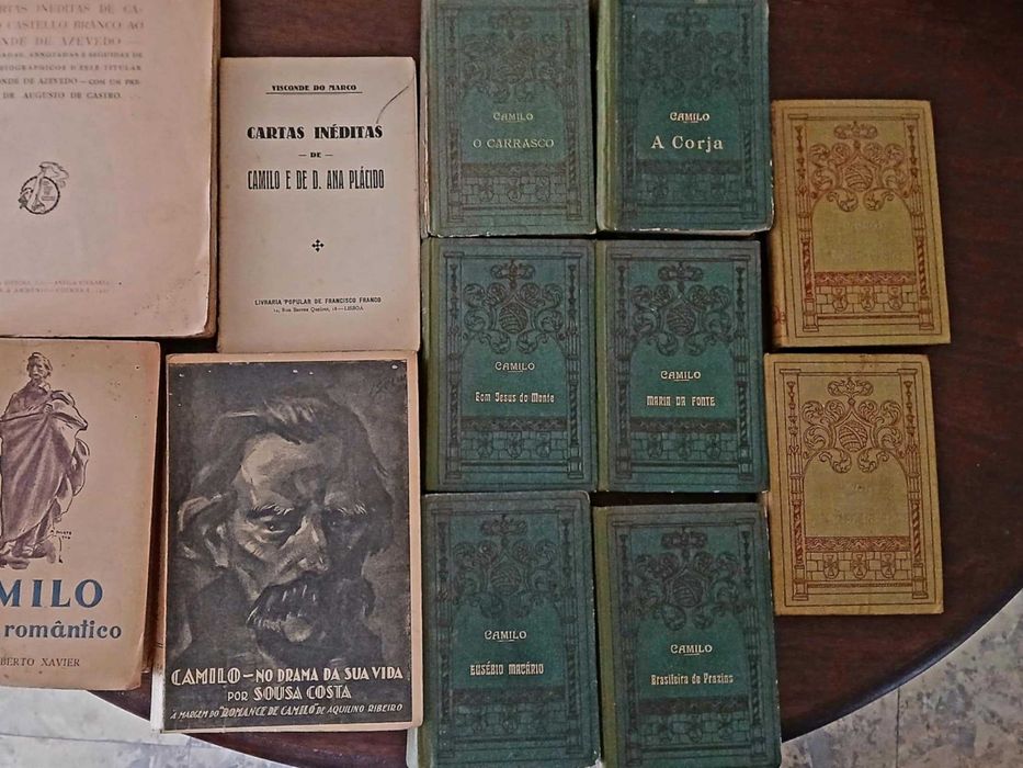 Livros antigos variados