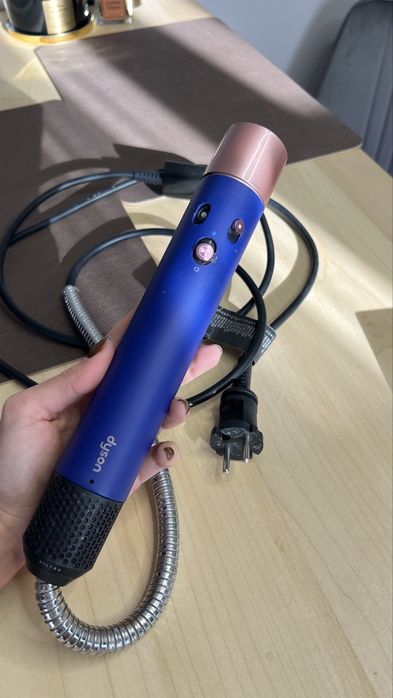 Стайлер dyson та насадки під ремонт або на запчастини
