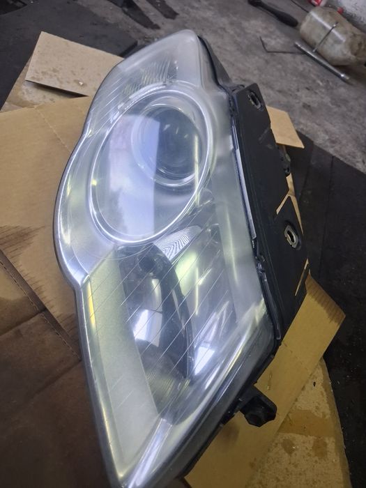 Lampy przednie do pasata b6 2009