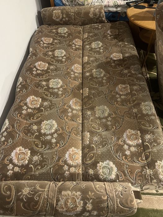 Wersalka, 2 fotele i 2 pufy