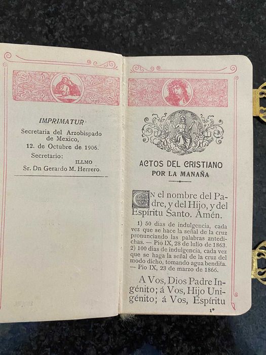 Livro de Orações antigo e raro