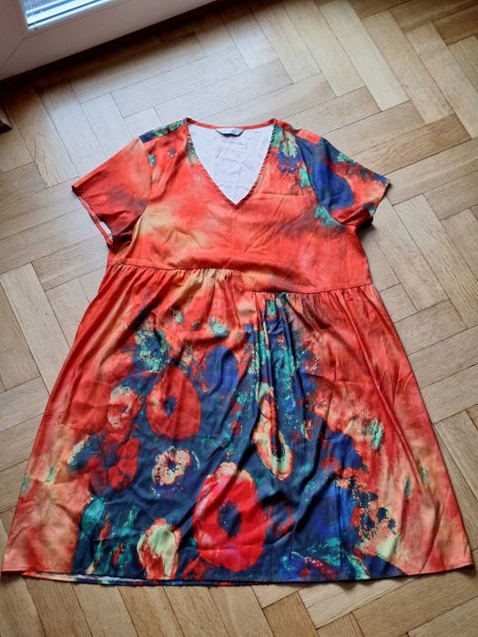 Sukienka letnia w kwiaty roz. M (40) - nieużywana
